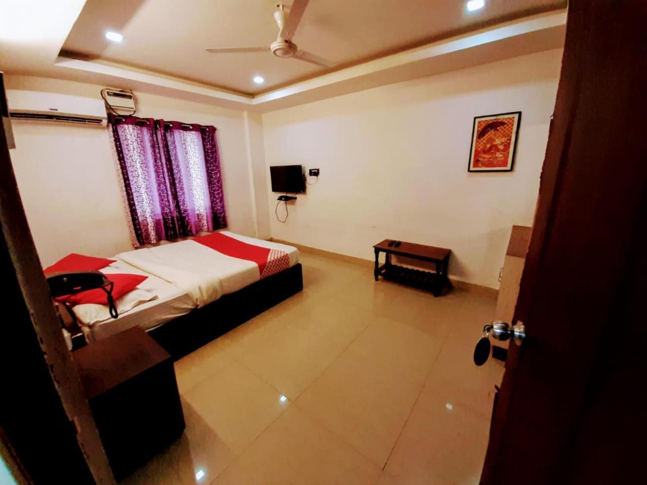 Hotel Vashishta Inn Paderu Buitenkant foto