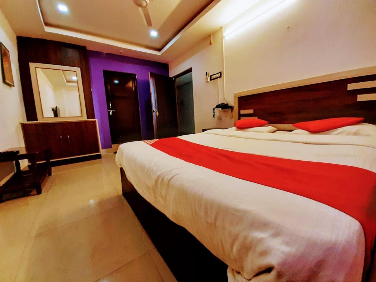 Hotel Vashishta Inn Paderu Buitenkant foto