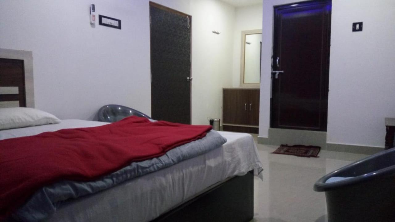 Hotel Vashishta Inn Paderu Buitenkant foto