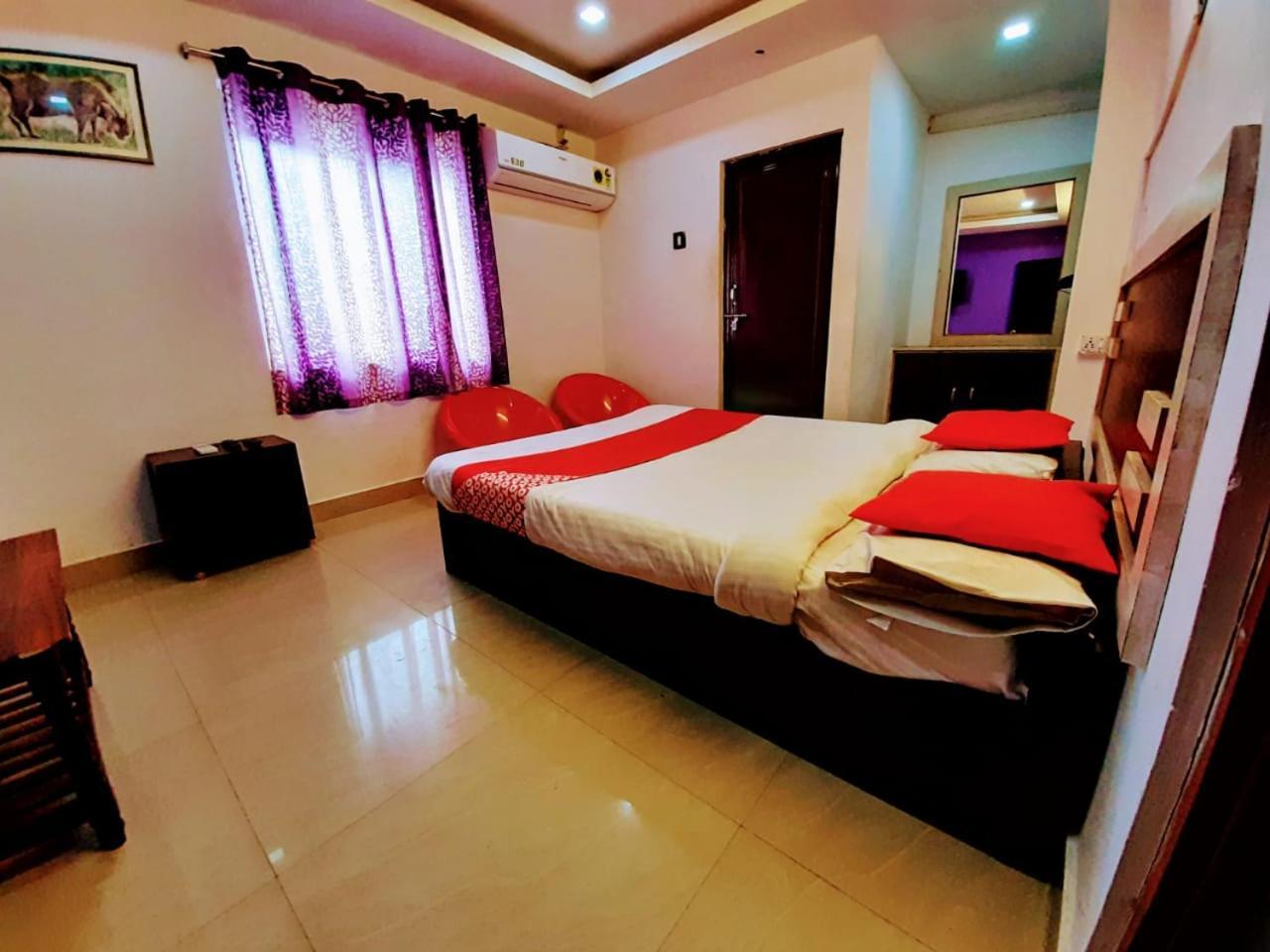 Hotel Vashishta Inn Paderu Buitenkant foto